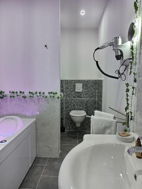 Les Suites Fénelon Le Cateau-Cambresis Extérieur photo